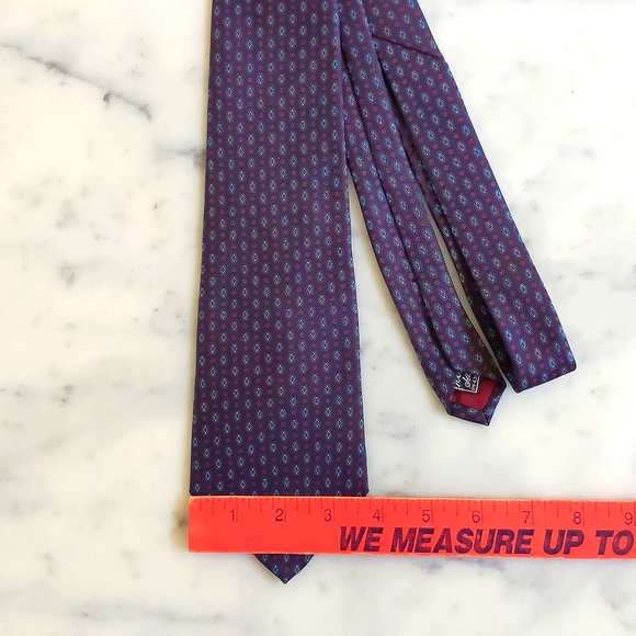 NWOT. Geoffrey Beene 100% Italian Silk Tie with Multicolor Design Patterns. - Picture 3 of 5